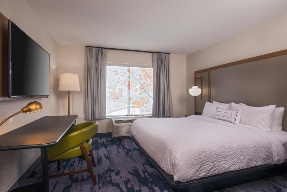 King Guest Room interior